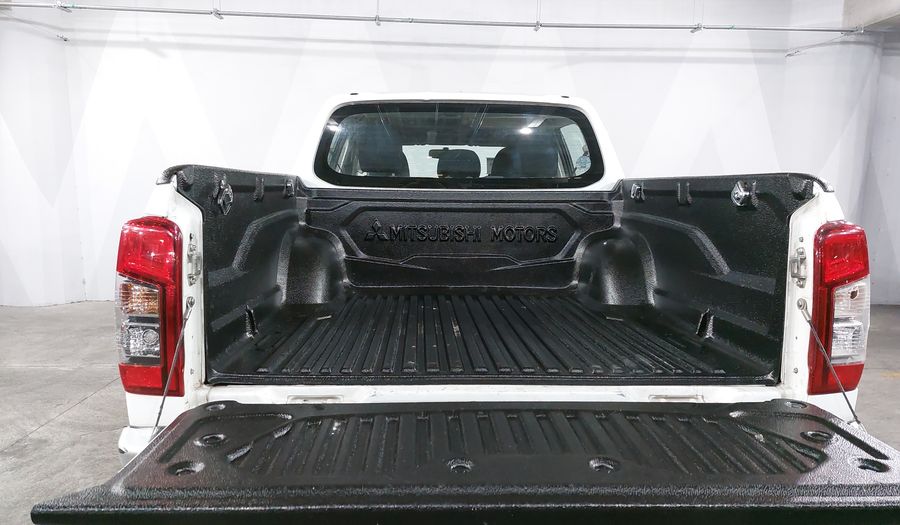 Mitsubishi L200 2.4 GLX GASOLINA Pickup 2020