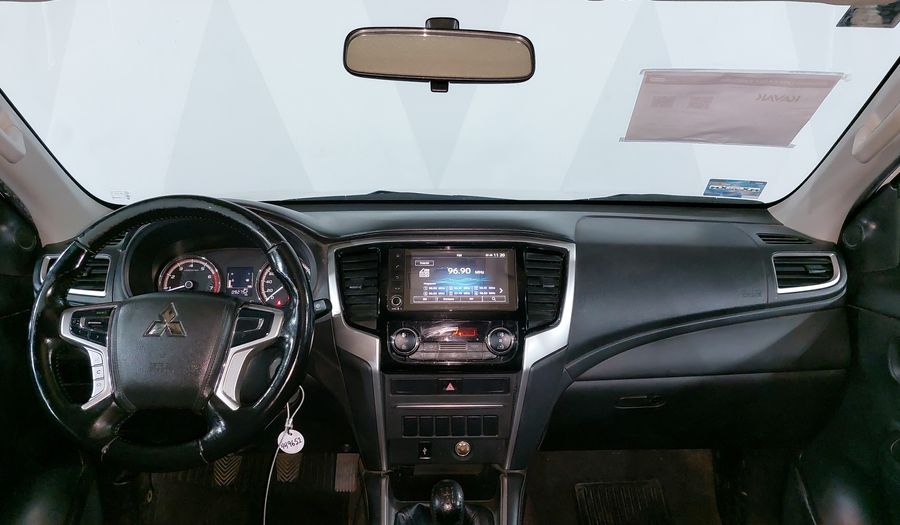 Mitsubishi L200 2.4 GLX GASOLINA Pickup 2020