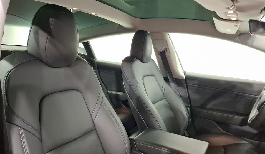 Tesla Model 3 LONG RANGE Sedan 2019