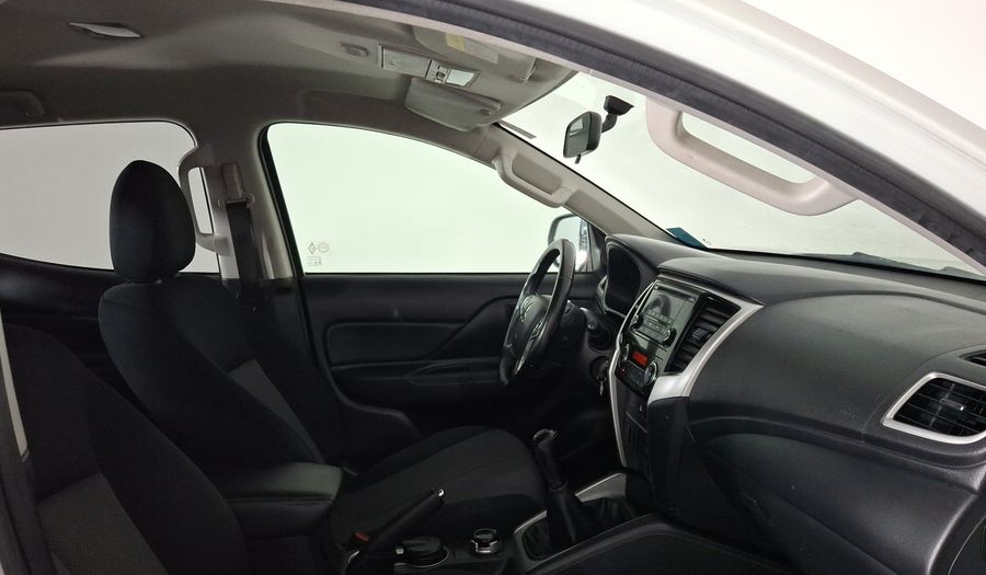 Mitsubishi L200 2.4 GLX DIESEL 4WD Pickup 2023