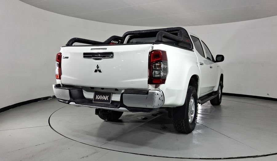 Mitsubishi L200 2.4 GLX DIESEL 4WD Pickup 2023