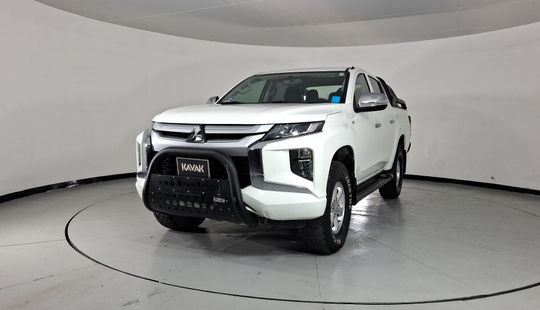 Mitsubishi • L200