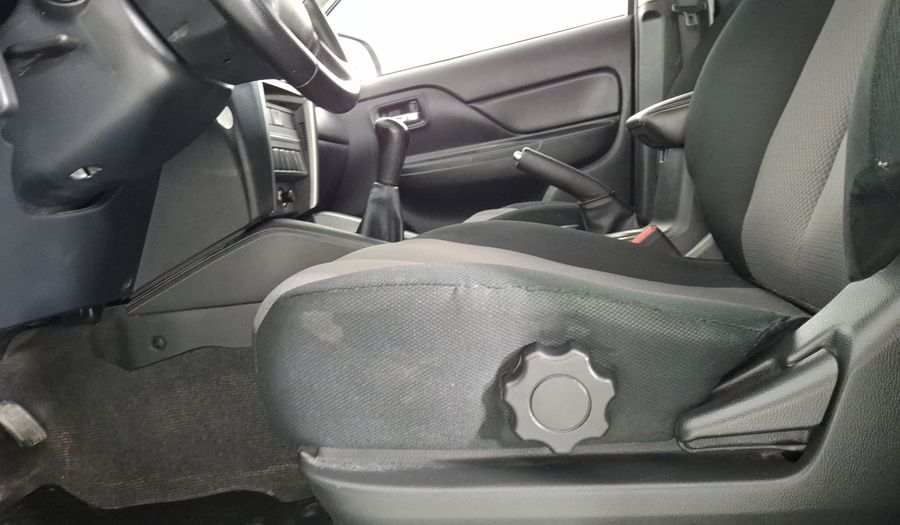 Mitsubishi L200 2.4 GLX DIESEL 4WD Pickup 2023