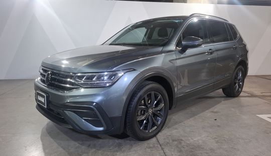 2022 • 16,002 km • Automático