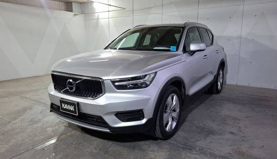 Volvo • XC40