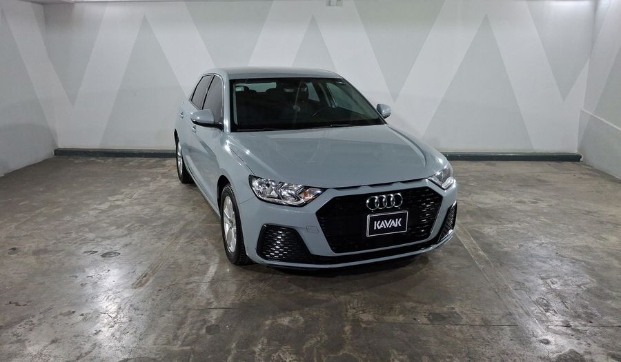 Audi A1 1.0 SB 30 TFSI URBAN DCT Hatchback 2021