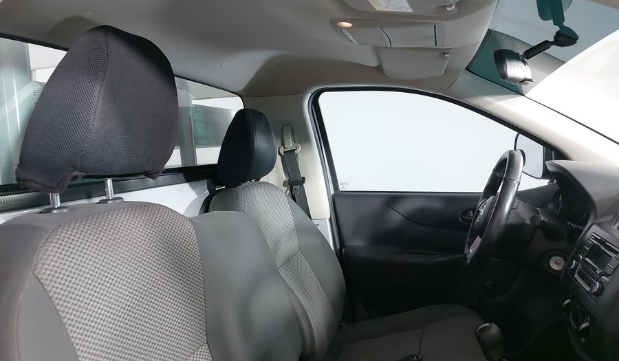 Nissan Np300 2.5 NP300 ESTACAS Pickup 2021