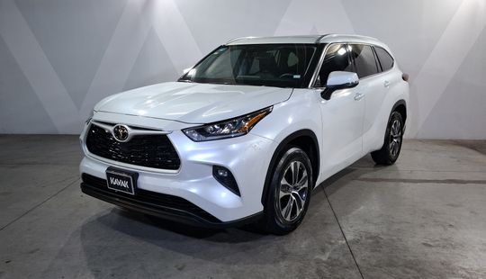 Toyota • Highlander