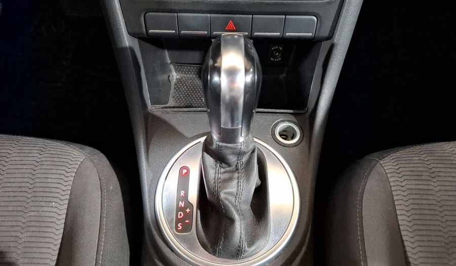 Volkswagen Beetle 2.5 TIPTRONIC Hatchback 2014