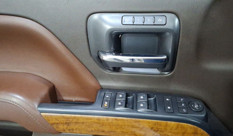 Chevrolet Cheyenne 6.2 2500 CHEYENNE CREW CAB G AT 4WD Pickup 2017