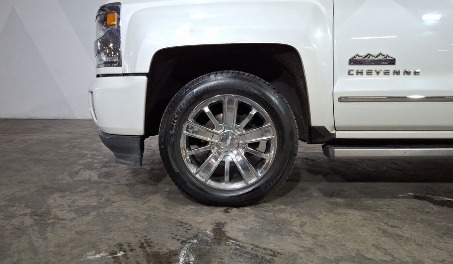 Chevrolet Cheyenne 6.2 2500 CHEYENNE CREW CAB G AT 4WD Pickup 2017