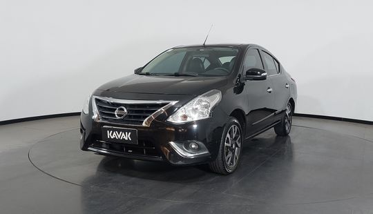 Nissan • Versa