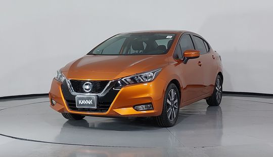 Nissan • Versa
