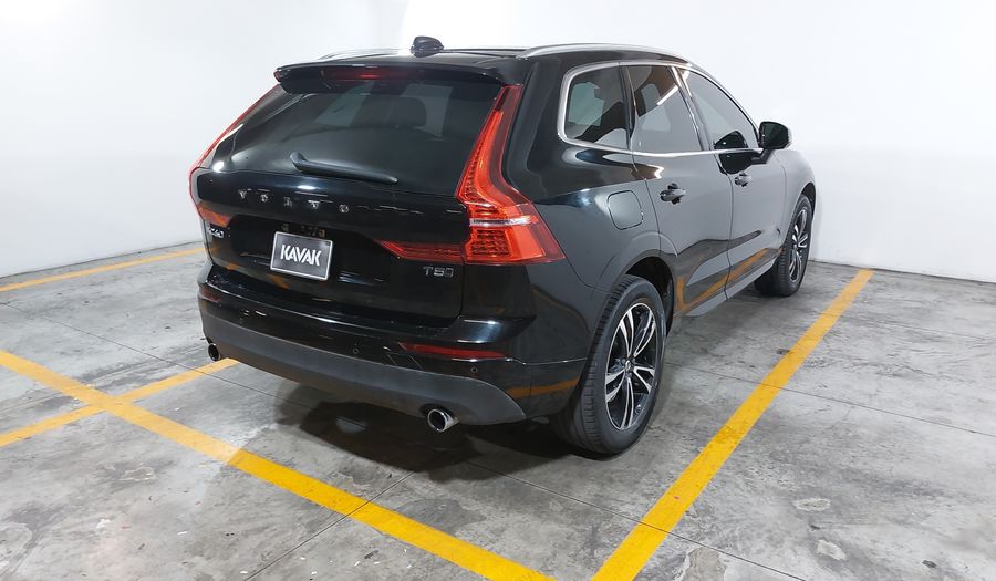 Volvo Xc60 2.0 T5 MOMENTUM AUTO AWD Suv 2021