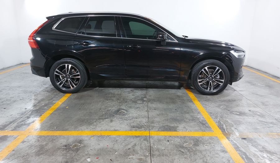 Volvo Xc60 2.0 T5 MOMENTUM AUTO AWD Suv 2021