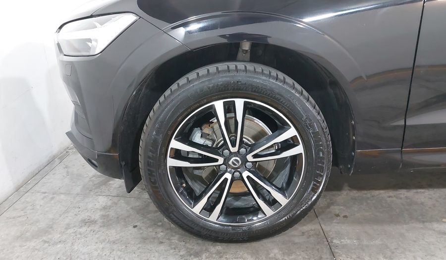 Volvo Xc60 2.0 T5 MOMENTUM AUTO AWD Suv 2021
