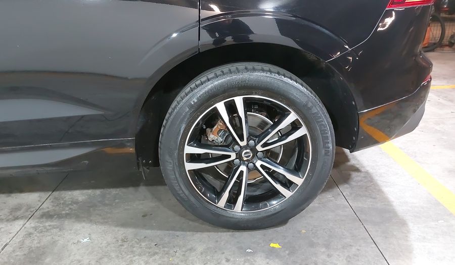 Volvo Xc60 2.0 T5 MOMENTUM AUTO AWD Suv 2021