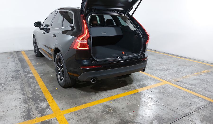 Volvo Xc60 2.0 T5 MOMENTUM AUTO AWD Suv 2021