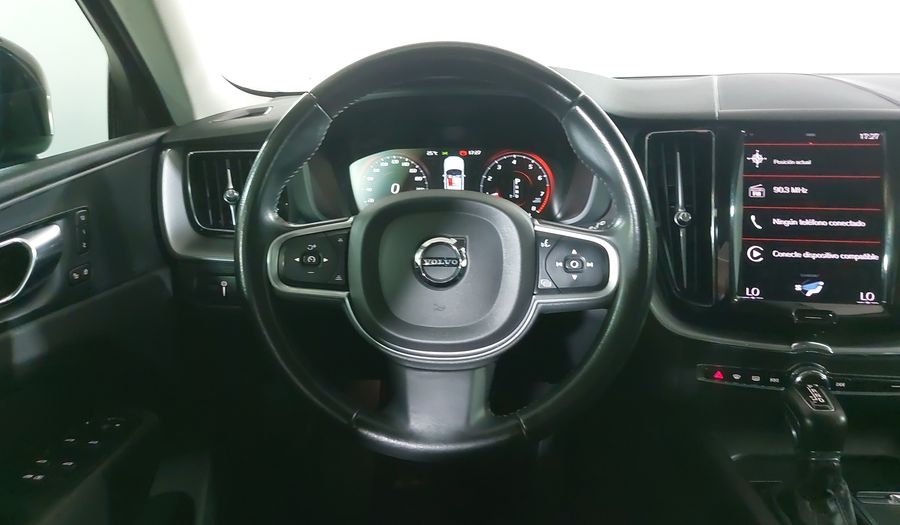 Volvo Xc60 2.0 T5 MOMENTUM AUTO AWD Suv 2021