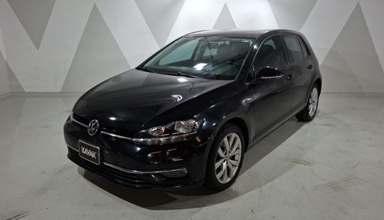 Volkswagen • Golf