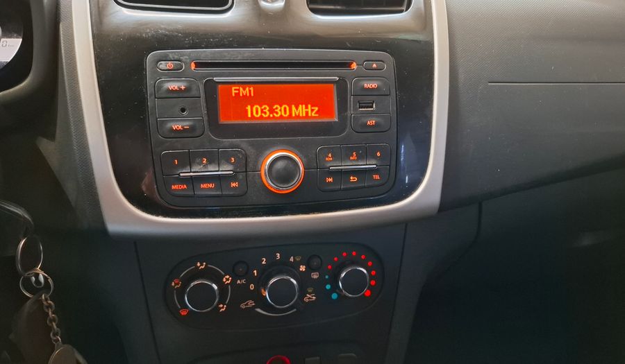 Renault Logan 1.6 AUTHENTIQUE PLUS Sedan 2016