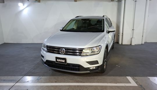 2018 • 83,683 km • Automático
