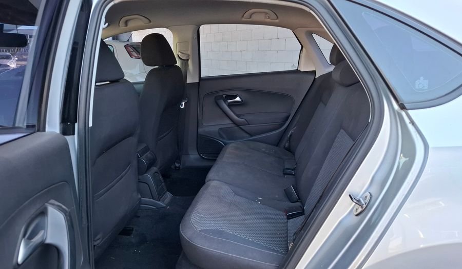 Volkswagen Polo 1.6 COMFORTLINE Sedan 2017