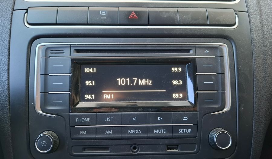 Volkswagen Polo 1.6 COMFORTLINE Sedan 2017