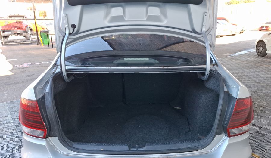 Volkswagen Polo 1.6 COMFORTLINE Sedan 2017