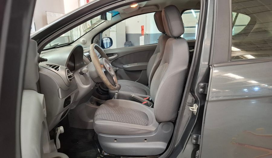 Fiat Palio 1.4 ATTRACTIVE Hatchback 2014