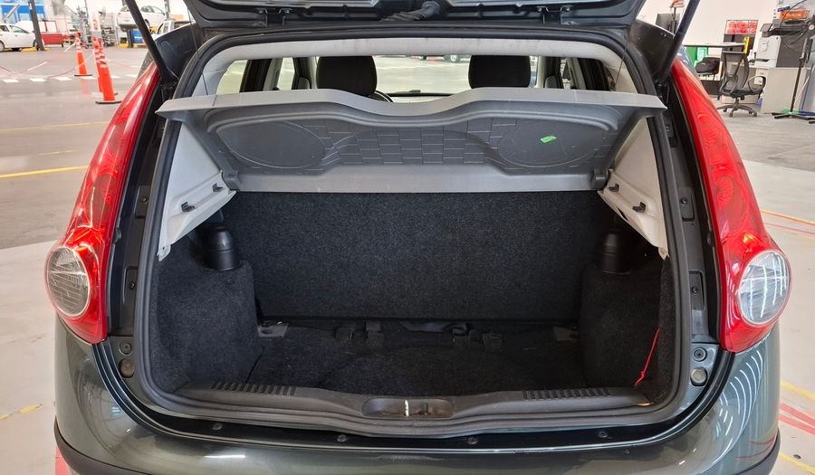 Fiat Palio 1.4 ATTRACTIVE Hatchback 2014