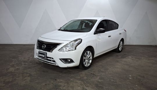 Nissan • Versa