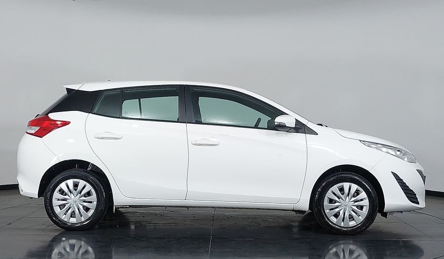 Toyota Yaris XL LIVE Hatchback 2022