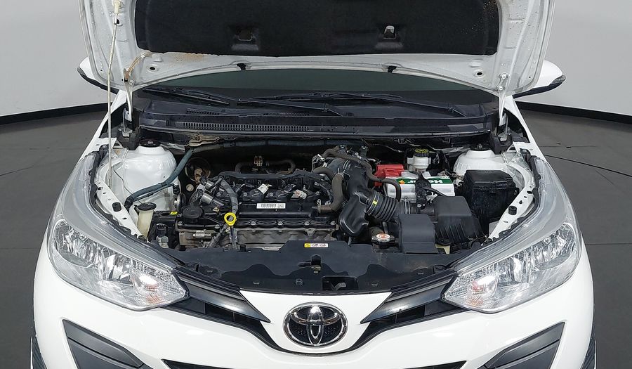 Toyota Yaris XL LIVE Hatchback 2022