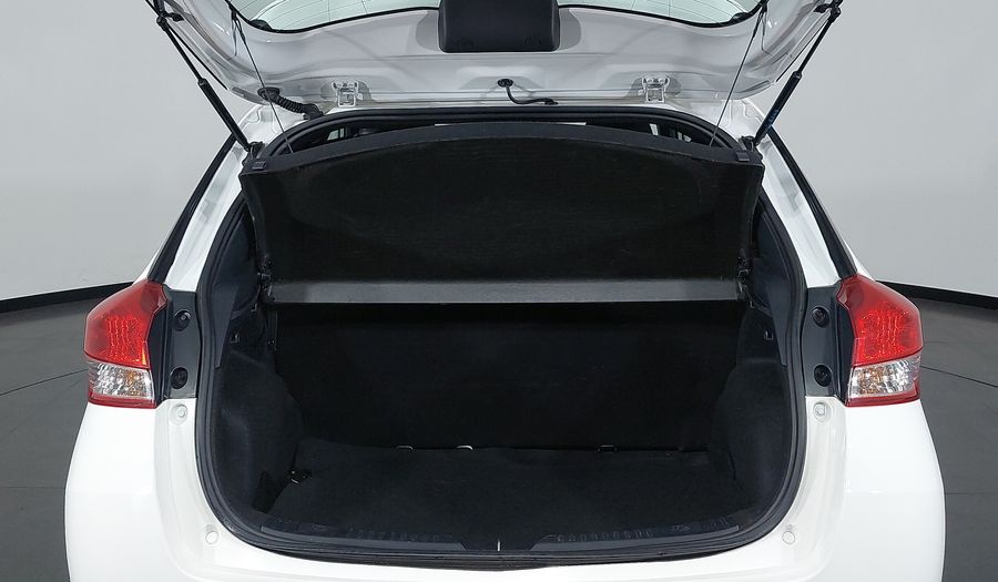 Toyota Yaris XL LIVE Hatchback 2022