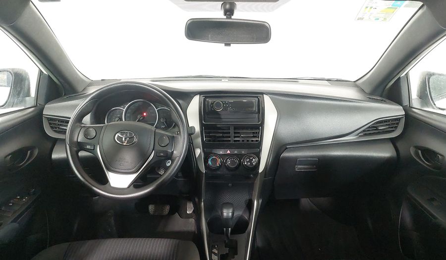 Toyota Yaris XL LIVE Hatchback 2022