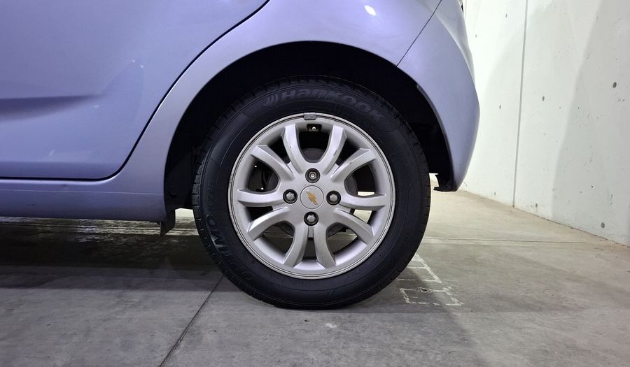 Chevrolet Spark 1.2 LTZ C MT Hatchback 2015