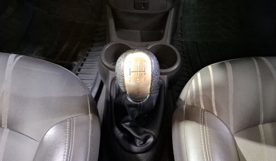 Chevrolet Spark 1.2 LTZ C MT Hatchback 2015