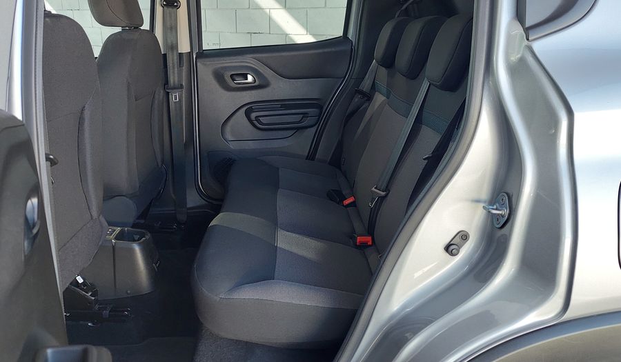 Citroen C3 1.6 FEEL Hatchback 2023