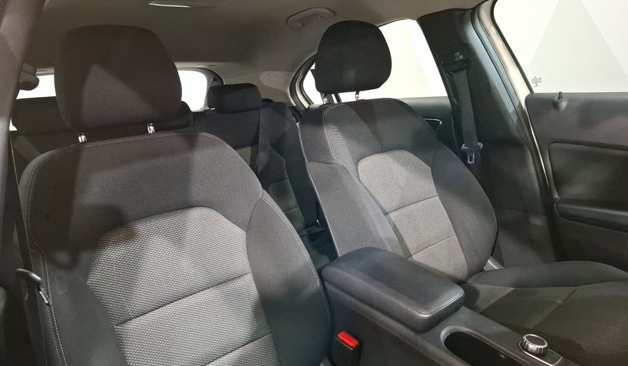 Mercedes Benz Clase A 1.6 180 CGI 7G-DCT Hatchback 2015