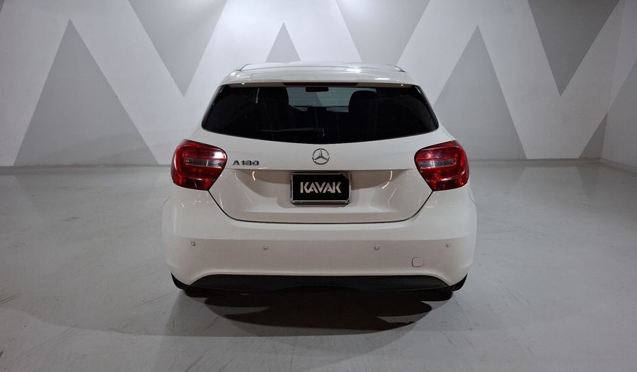 Mercedes Benz Clase A 1.6 180 CGI 7G-DCT Hatchback 2015