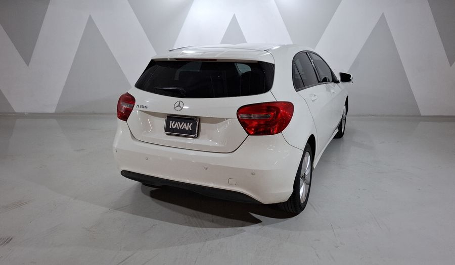 Mercedes Benz Clase A 1.6 180 CGI 7G-DCT Hatchback 2015