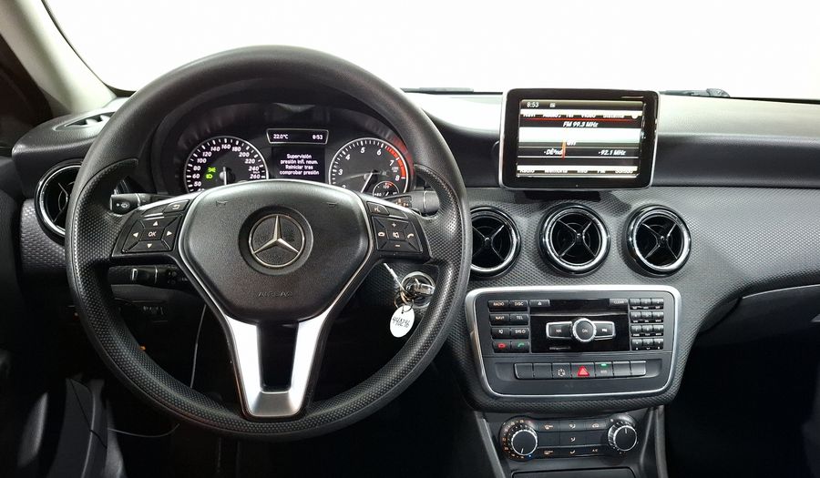 Mercedes Benz Clase A 1.6 180 CGI 7G-DCT Hatchback 2015