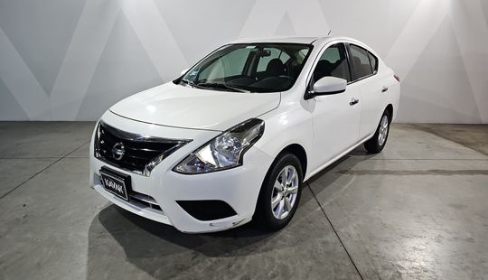 Nissan • Versa