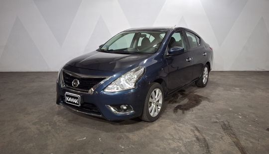 Nissan • Versa