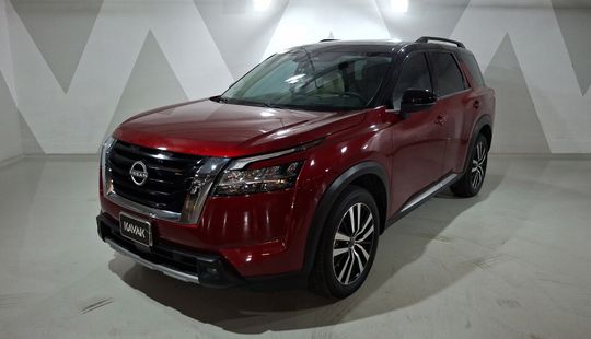 Nissan • Pathfinder