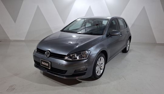 Volkswagen • Golf