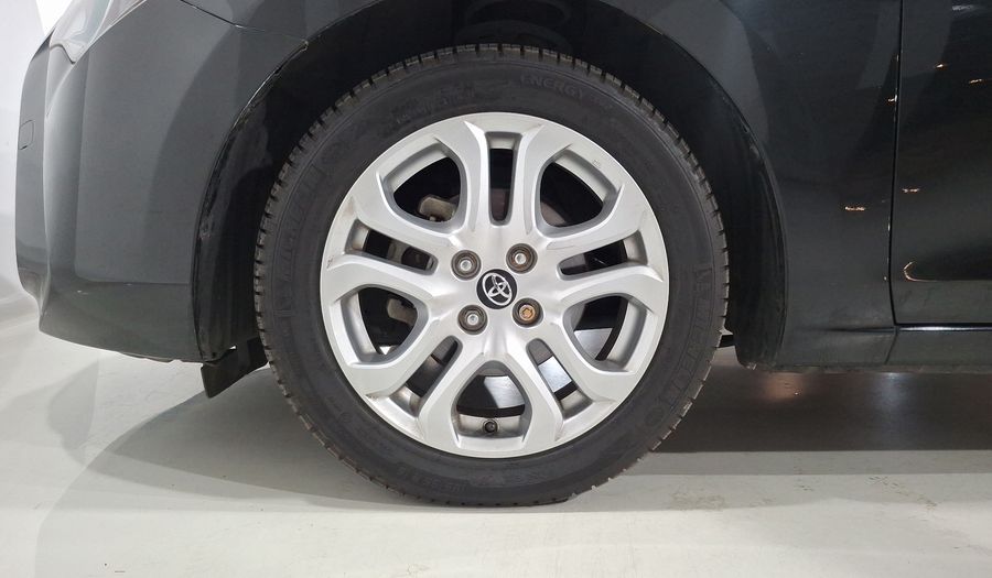 Toyota Yaris 1.5 R XLE AT Sedan 2016