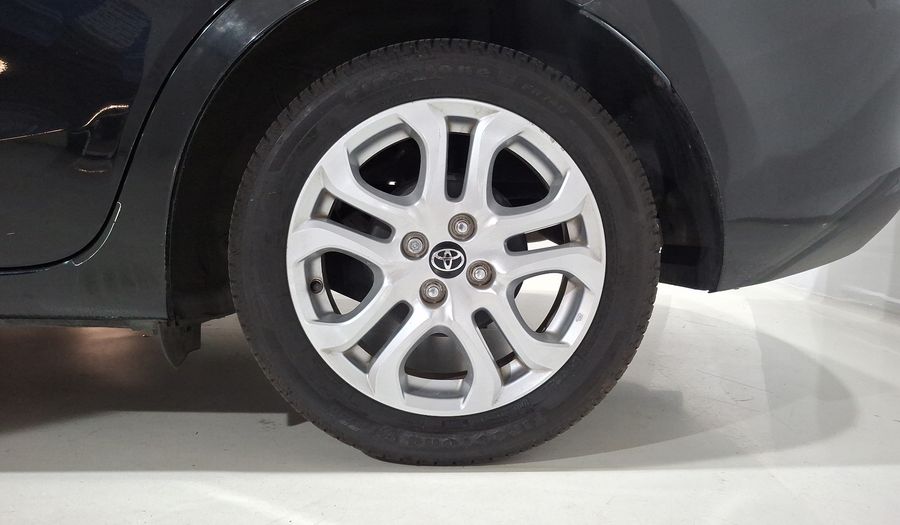 Toyota Yaris 1.5 R XLE AT Sedan 2016