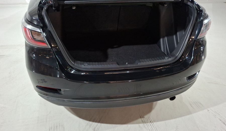 Toyota Yaris 1.5 R XLE AT Sedan 2016